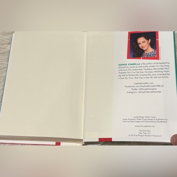 Christmas Shopaholic Hardcover Novel by Sophie Kinsella Holiday Leisure Reading - Picture 7 of 8